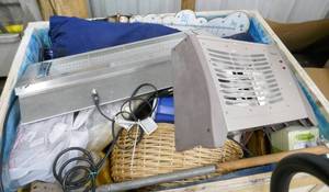 lot 92 image: Crate full of items not picked up