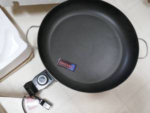 lot 117 image: 14 inch electric frying pan