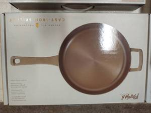 lot 141 image: New Parini cast iron fry pan seasoned