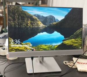 lot 149 image: Dell monitor 24 inch