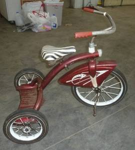 lot 26 image: Vintage EVANS TRICYCLE
