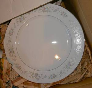 lot 183 image: 45 piece set of china