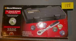 lot 188 image: New GearWrench 7 piece Magnetic oil drain plug socket set