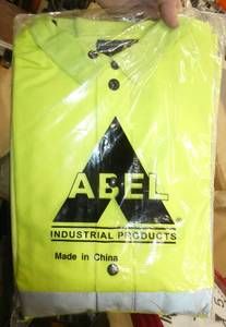 lot 130 image: 2 Mens 3XL Hi-Vis Lime Green Rain Suits 54-56