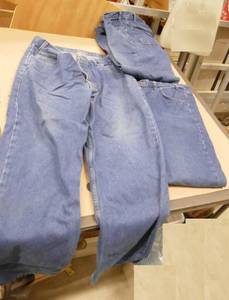 lot 168 image: 3 Pair of Mens 38x30 Jeans