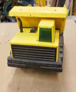 lot 203 image: Tonka dump truck - metal body