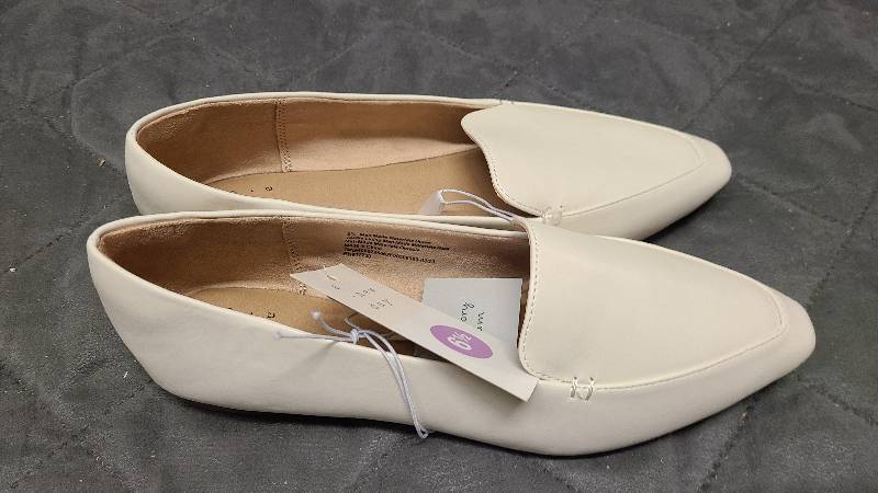 lot 168 image: Size 6 12 Memory Foam slip on shoes