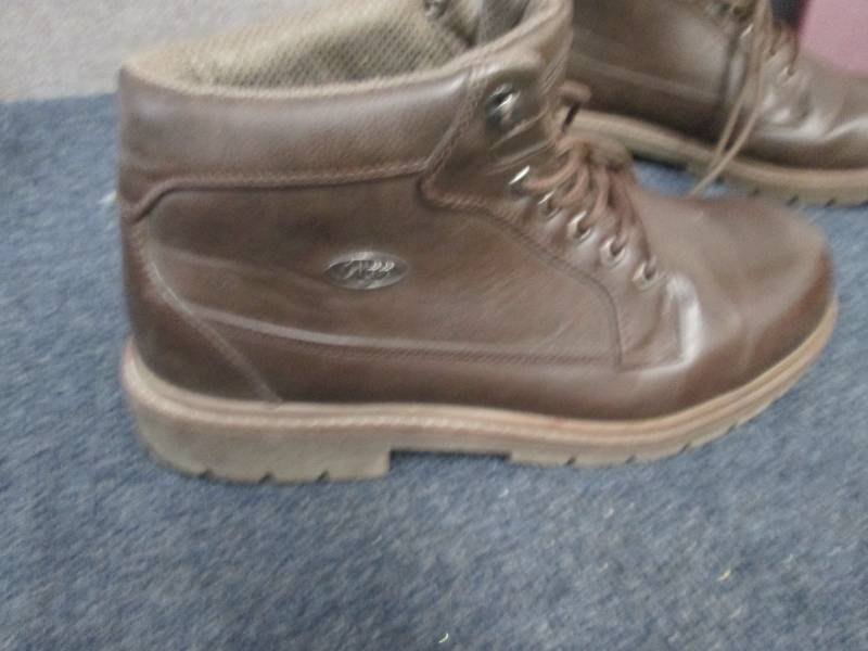 lot 66 image: Lugz Mens Mantle Mid Height Chukka Boot Size 12