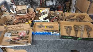 lot 147 image: Large set of vintage tools
