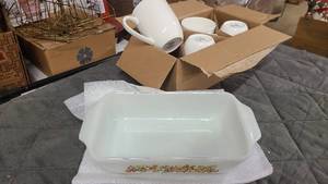 lot 172 image: Anchor Hockin bakeware and other brand cups
