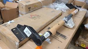 lot 612 image: Honda Odyssey Trailer hitch assembly
