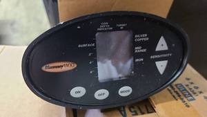 lot 660 image: Discovery 1100 metal detector
