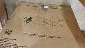 lot 680 image: American Heritage Square Coffee Table