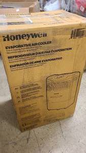 lot 686 image: Honeywell Evaporative Air Cooler