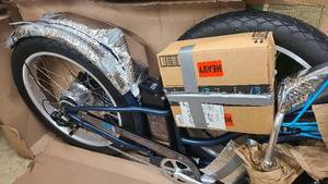 lot 699 image: Huffy 26-Inch Mens Fat Tire Electric Bike