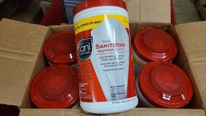 lot 771 image: Sani Wipes set of 6 in case