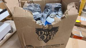 lot 783 image: Box of air dusters