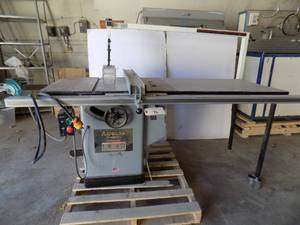 lot 76 image: 10 Table Saw