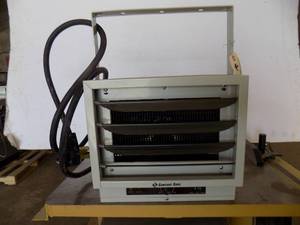 lot 6 image: Comfort Zone 5000 watt Electric Heater