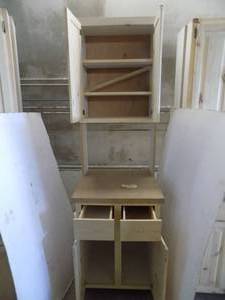 lot 14 image: Free Standing Cabinets  2 drawer, 4 Cupboards