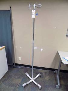 lot 32 image: IV Pole
