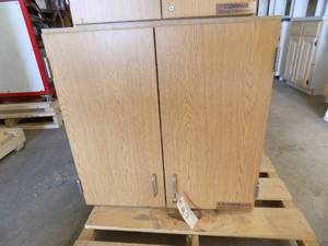 lot 47 image: Upper Wood Cabinet