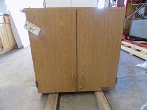 lot 55 image: Upper Wood Cabinet