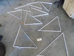 lot 58 image: 9 Large Shelf Brackets