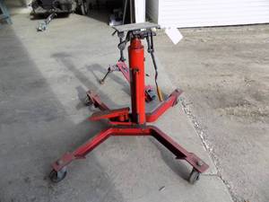 lot 67 image: Transmission Jack