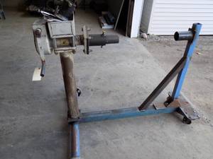 lot 68 image: Large Engine Stand Turner
