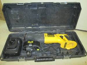 lot 59 image: Dewalt cordless reciprocating Sawzall