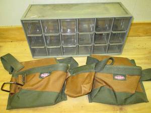 lot 72 image: Multi-compartment parts organizer