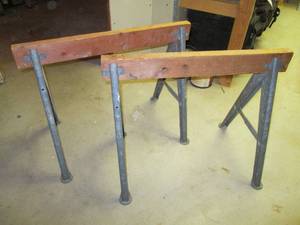 lot 78 image: Pair of metal framed short saw horses