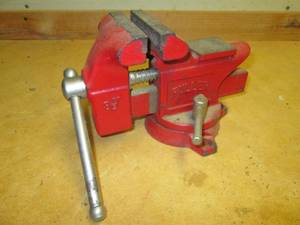 lot 87 image: 3 12 Fuller bench vice
