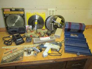 lot 88 image: Assortment of Tool shop goodies,