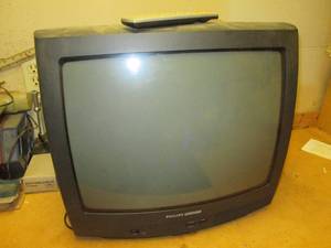 lot 91 image: Phillips magnavox shop tv with remote