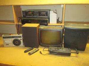 lot 100 image: Assortment of stereo system components