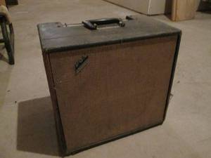 lot 112 image: Vintage 1960 Univox U45B guitar amplifier