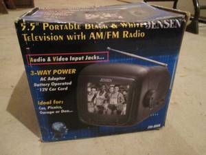 lot 118 image: Jensen 5.5 Portable black and white TV