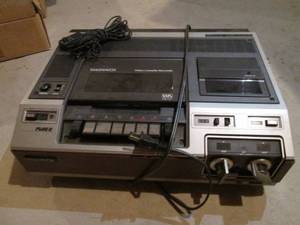 lot 139 image: Vintage Magnavox video cassette recorder