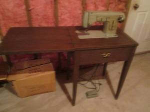lot 150 image: Vintage Sears Kenmore sewing machine