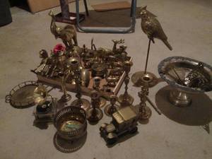 lot 151 image: Large assortment of solid brass decor
