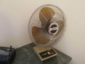 lot 182 image: Electric fan in good condition