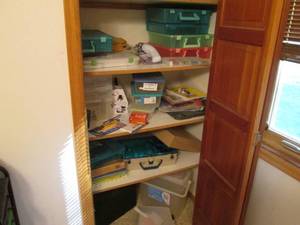 lot 186 image: Contents of closet