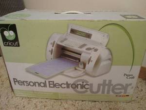 lot 189 image: Cricut personal electric cutter