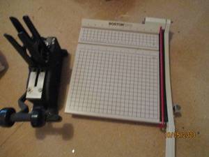 lot 265 image: Boston 2612 guillotine style paper cutter