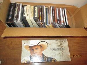 lot 295 image: Collection of CDs and 8-track cassettes
