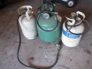 lot 46 image: Trio of air cylinders
