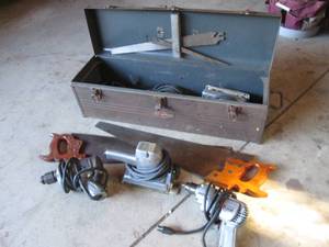 lot 40 image: Long Craftsman metal toolbox