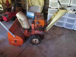 lot 34 image: Vintage Montgomery Ward 8hp snowblower